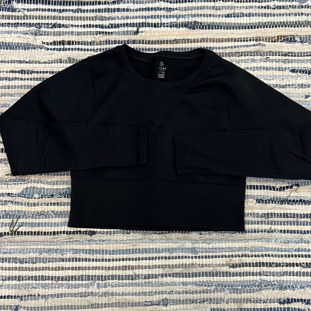 OFFLINE cropped longsleeve